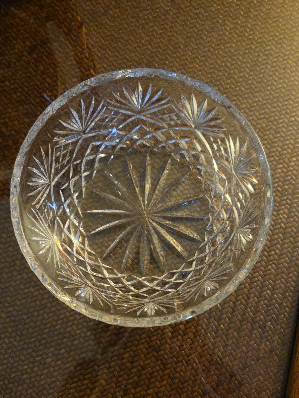 Clear Cut Glass Serving Bowl - Elegant Crystal-Style Design